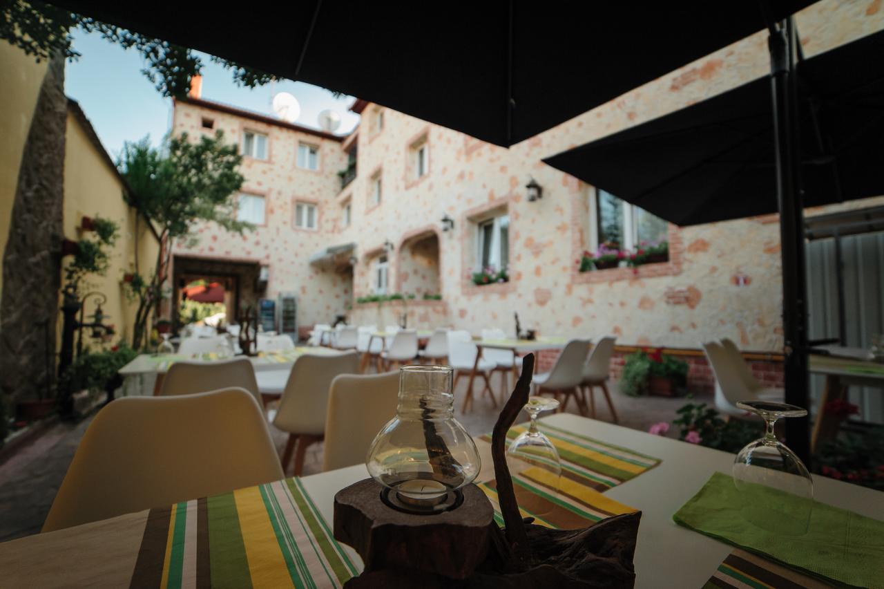 Hotel Gala Oradea Exterior foto