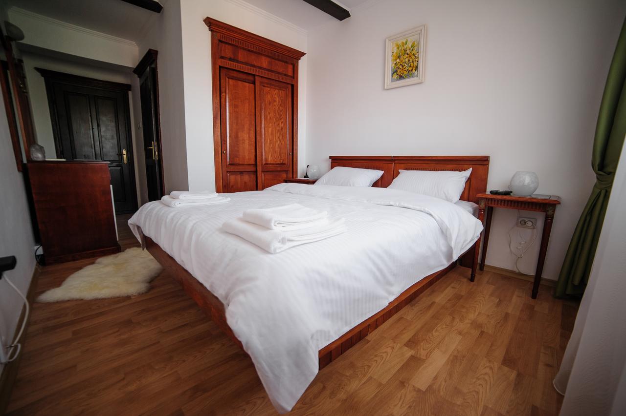 Hotel Gala Oradea Exterior foto